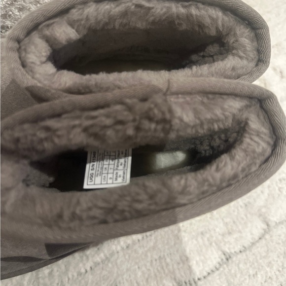 ugg classic short platform suede boots - Picture 3 of 6